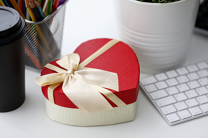 TOP 108 ideas, What to give colleagues inexpensively +20 gifts and Tips